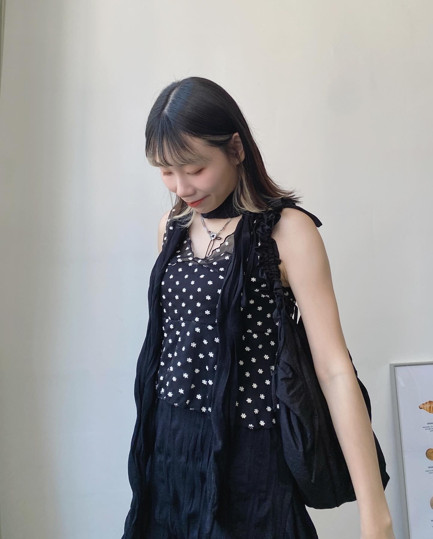 現貨 VT215 FaFa Sheer Vest - Ivory | Black