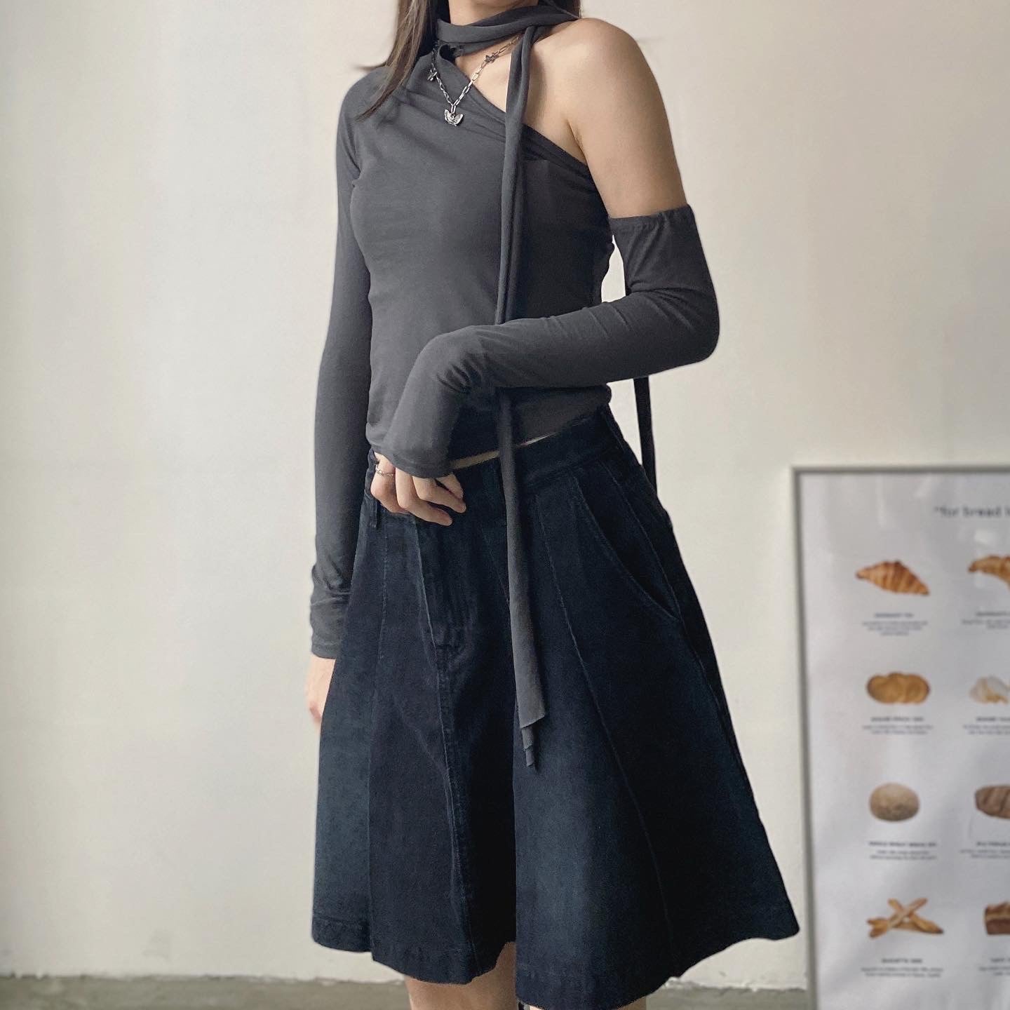 現貨 TP404 Must have!!! One Shoulder Top - Black | White | Charcoal