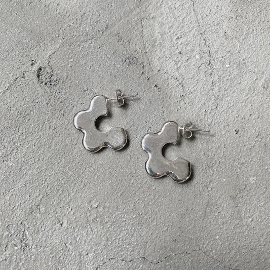 KA268 Small FaFa Earring - Silver