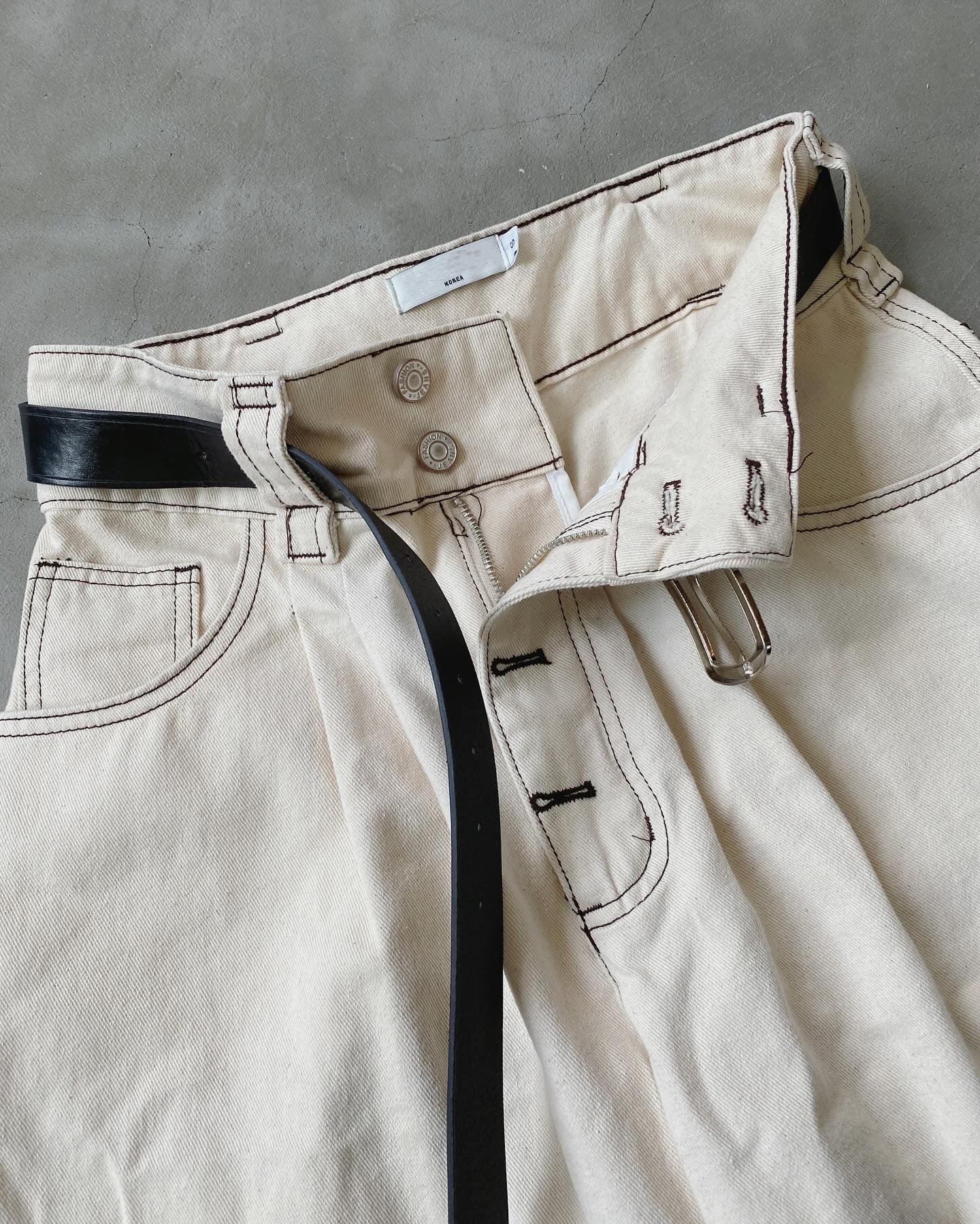 現貨 JN049 Wide Jeans With Belt - Ivory