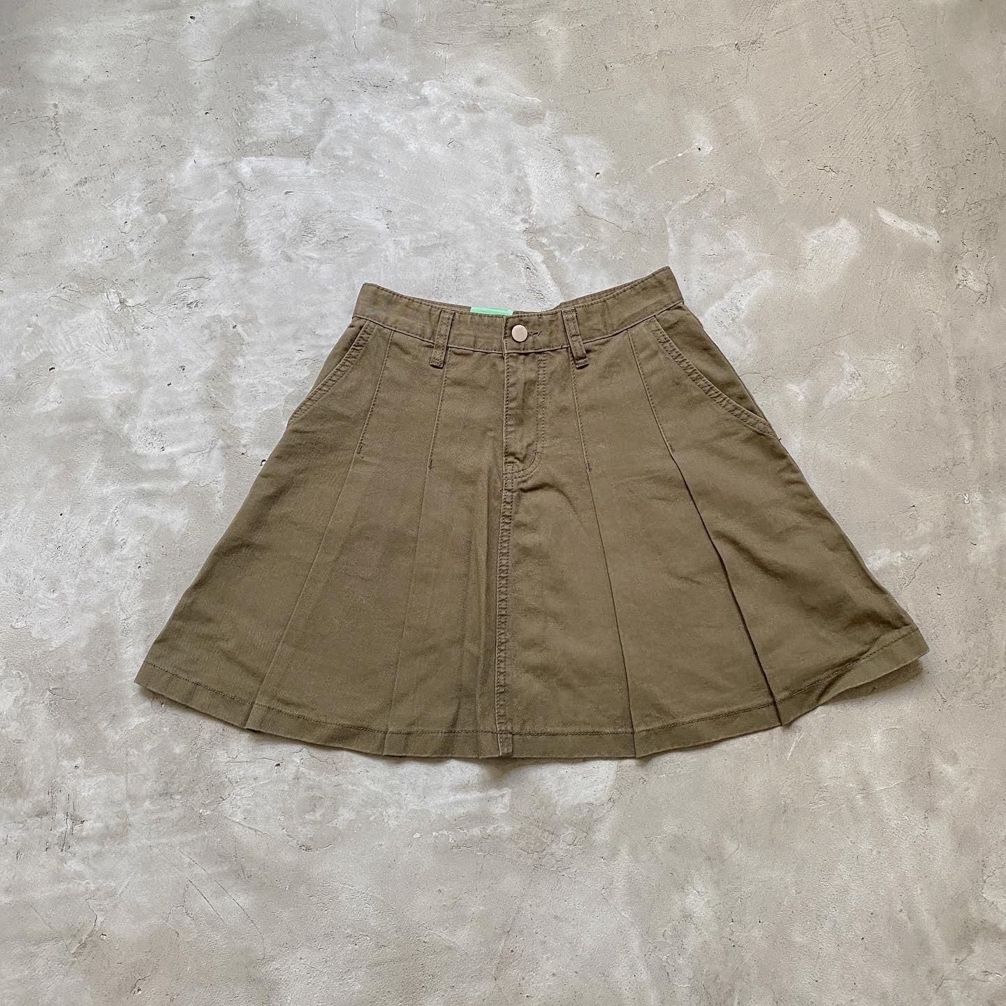 現貨 SK138 Pleated Skirt - Khaki