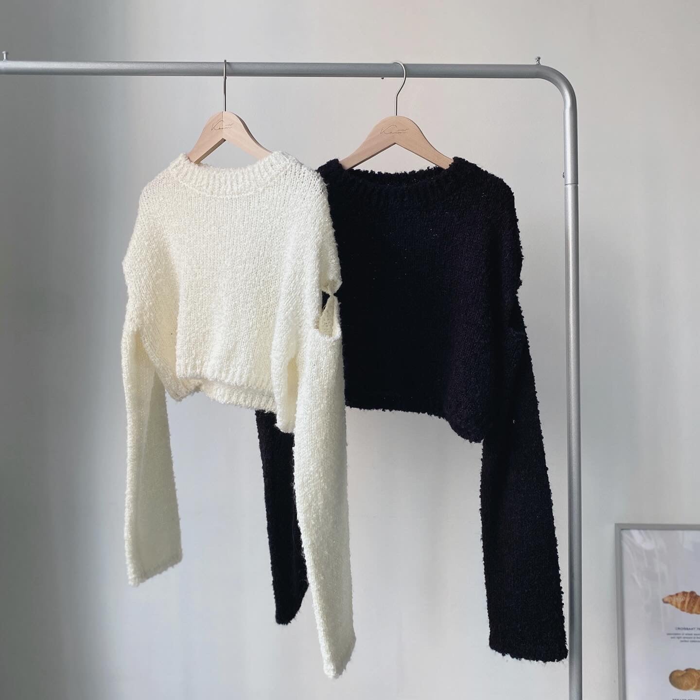 現貨 TP433 Cropped Knitwear - Ivory | Black