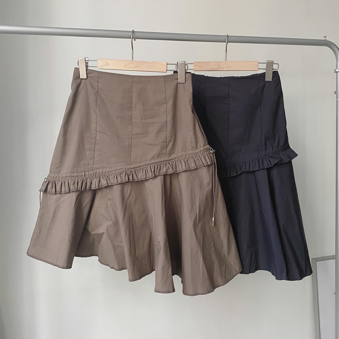 現貨 SK169 Irregular Ruffle Skirt - Brown | Black